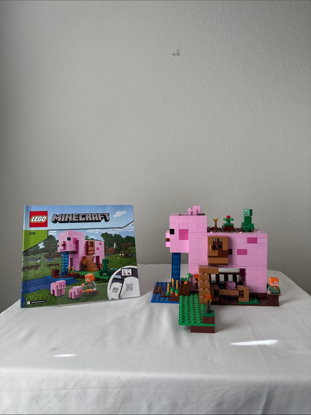 LEGO 21170 Minecraft The Pig House